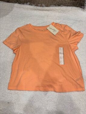 Universal Thread Women's Short Sleeve T-Shirt - Peach